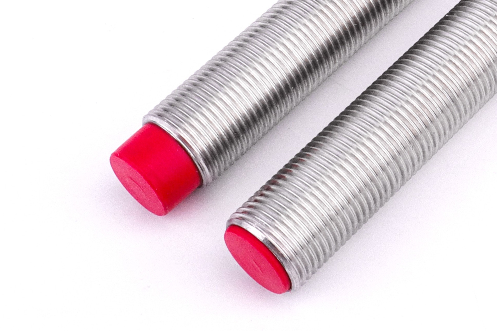 耐高温200&deg;C M12电感式接近开关 齐平2mm 非齐平4mm 内置温信号处理芯-2
